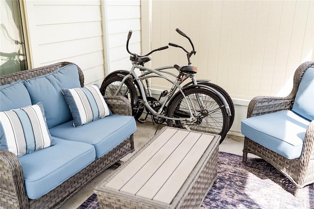 801 Mariners Cir, Saint Simons Island, GA 31522 - interior space with a patio area