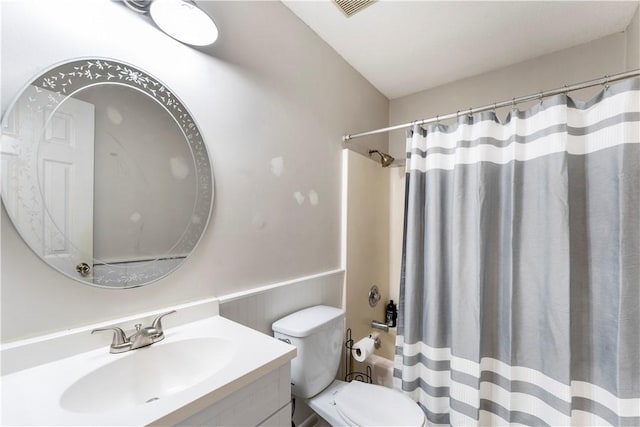 146 Sherwood Forest Cir, Brunswick, GA 31525 - full bathroom featuring vanity, toilet, and a shower with shower curtain