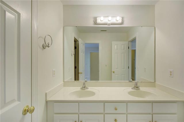 112 Newfield St, Saint Simons Island, GA 31522 - full bath with double vanity