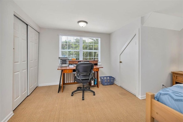 205 Palmetto St, Saint Simons Island, GA 31522 - home office with light carpet and baseboards
