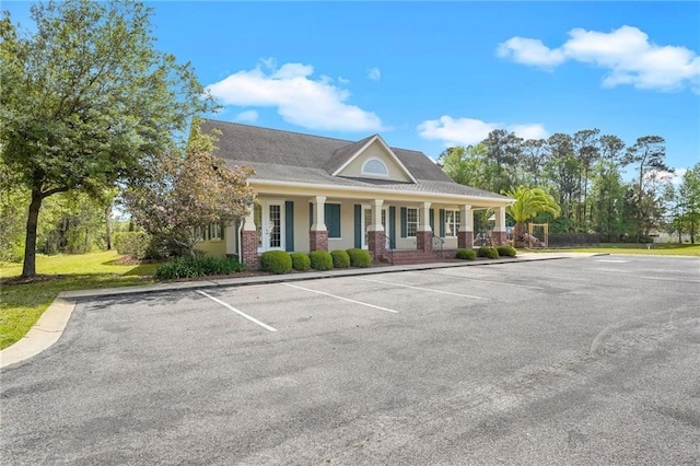 view of front of property with covered porch