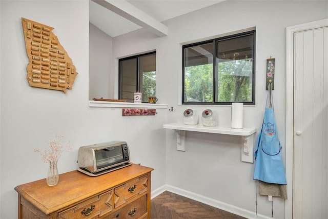 899 Wimbledon Dr, Saint Simons Island, GA 31522 - detailed view of baseboards