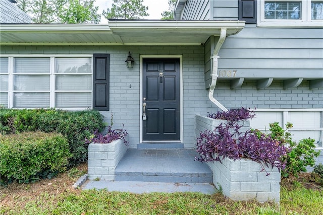 1007 Atlantic Ave, Waycross, GA 31501 - property entrance featuring brick siding