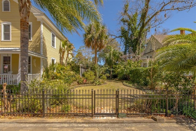 exterior space featuring a fenced front yard