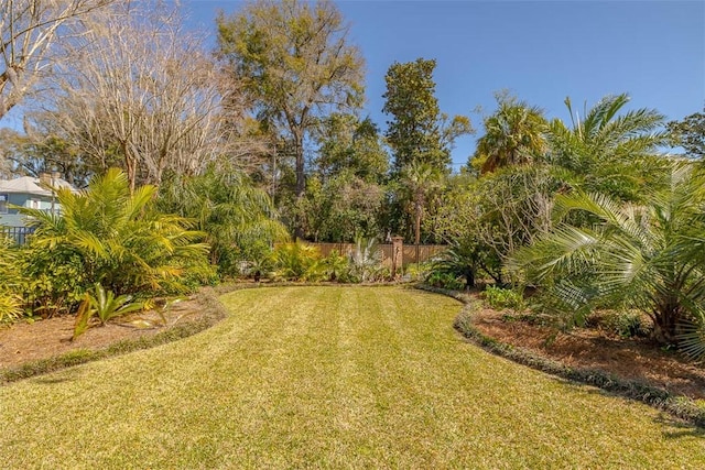 view of yard featuring fence