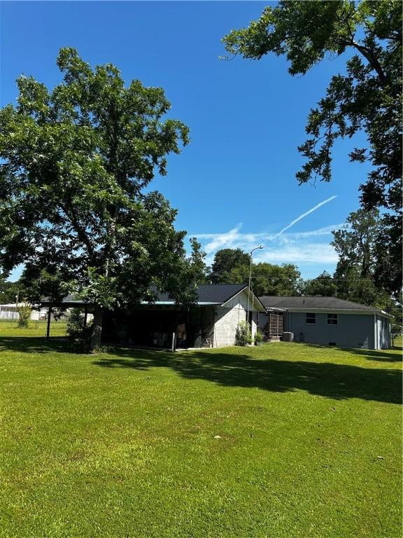 604 E Waring St, Waycross, GA 31501 - view of grassy yard
