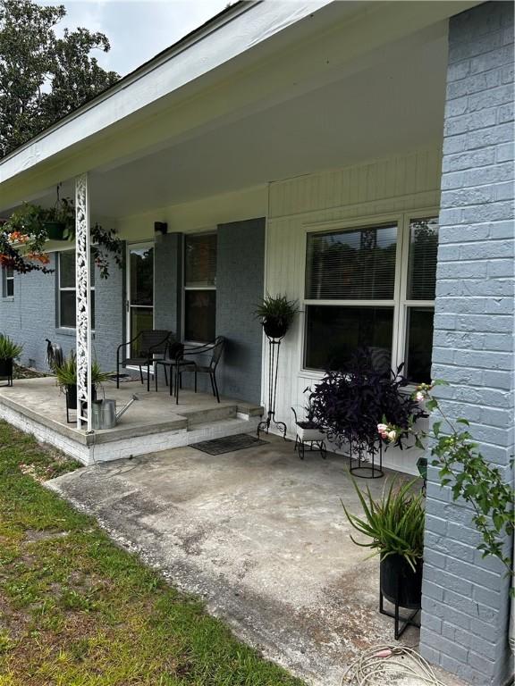 604 E Waring St, Waycross, GA 31501 - view of porch