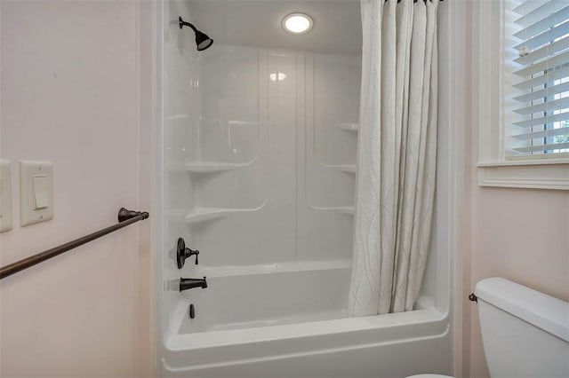 17 Willow Ct, Brunswick, GA 31523 - bathroom with shower / bath combo with shower curtain and toilet