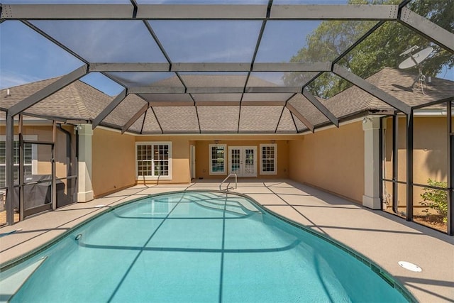 17 Willow Ct, Brunswick, GA 31523 - swimming pool with french doors, a patio area, and a lanai