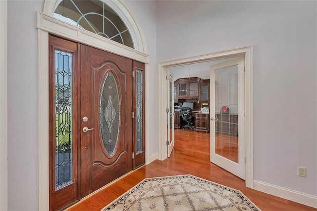 17 Willow Ct, Brunswick, GA 31523 - entrance foyer featuring wood finished floors and baseboards