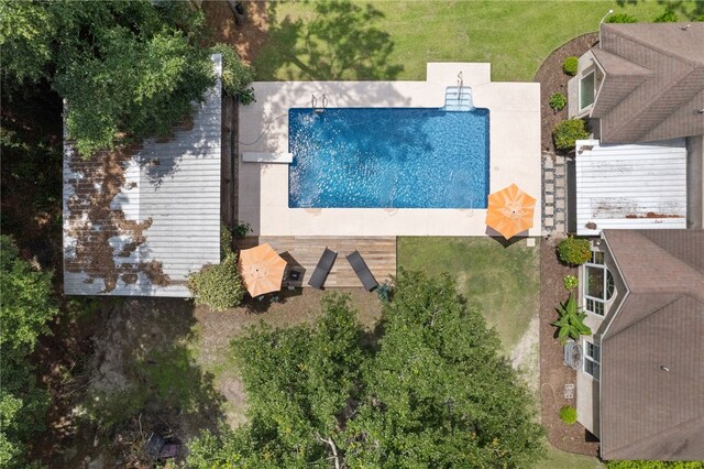 40 Jada Ln, Brunswick, GA 31523 - aerial view of property and surrounding area featuring a pool