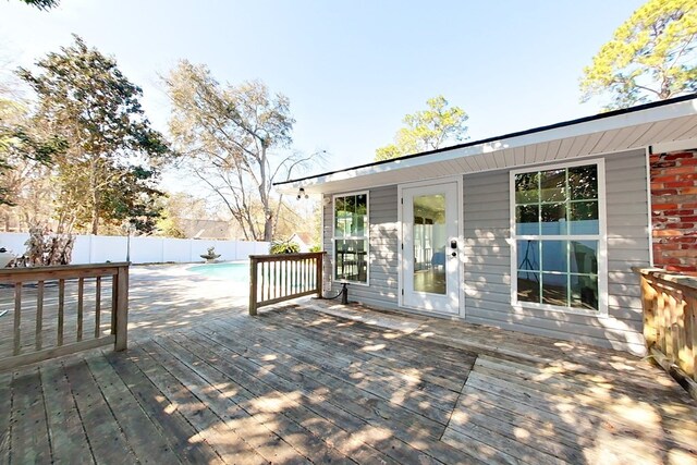 1625 Windsor Dr, Waycross, GA 31501 - deck with fence