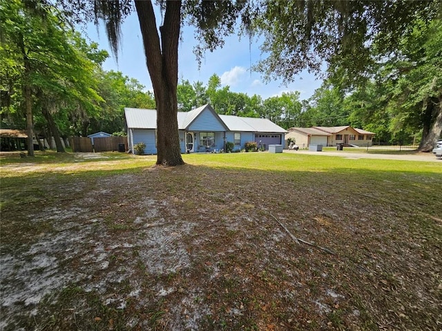 300 Crestview Dr, Woodbine, GA 31569 - single story home featuring view of scattered trees