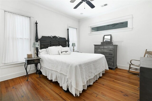 109 Mooring Ln, Saint Marys, GA 31558 - bedroom featuring crown molding, hardwood / wood-style flooring, and ceiling fan
