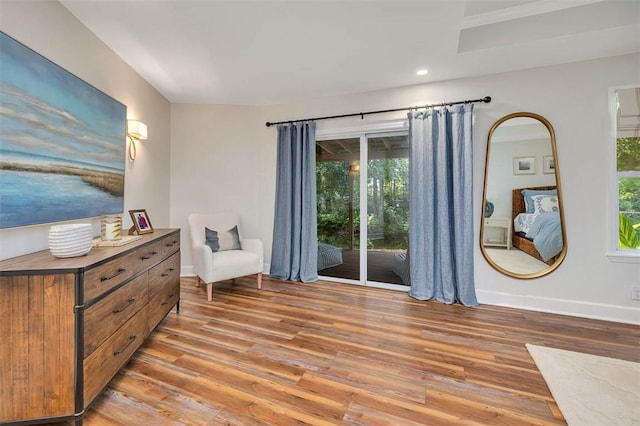 19 Wimbledon Ct, Saint Simons Island, GA 31522 - sitting room with wood finished floors, healthy amount of natural light, and recessed lighting