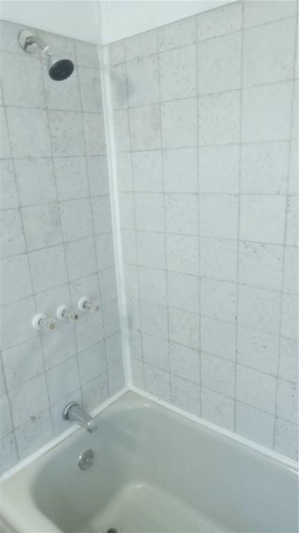 605 Walker St, Waycross, GA 31503 - bathroom with shower / bathtub combination
