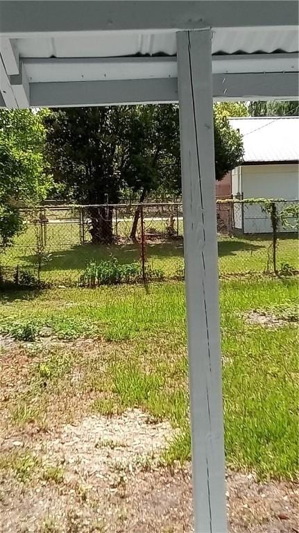 605 Walker St, Waycross, GA 31503 - view of yard