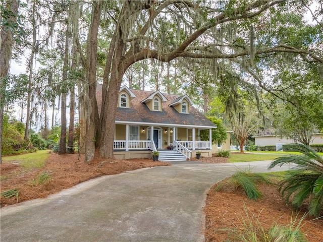 view of front facade featuring covered porch