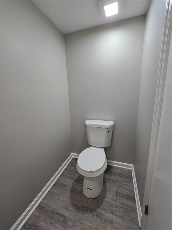 900 Lanier Blvd Unit 6, Brunswick, GA 31520 - bathroom with wood finished floors