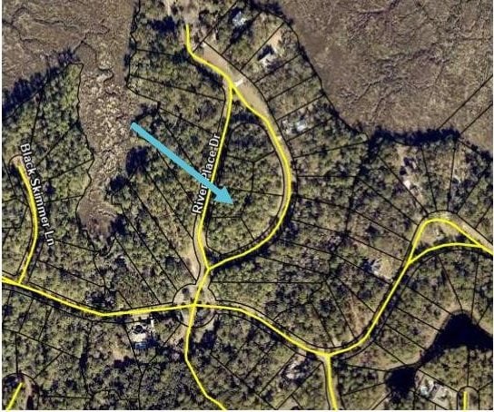 31-C River Place Dr, Waverly, GA 31565