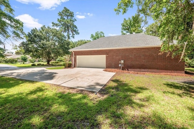 340 Oak Grove Island Dr, Brunswick, GA 31523 - garage with driveway
