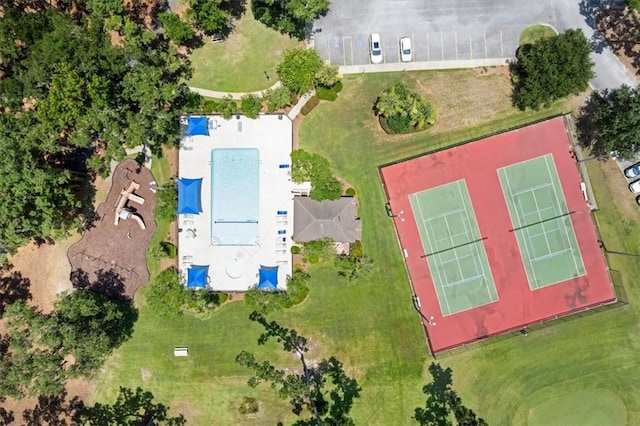 340 Oak Grove Island Dr, Brunswick, GA 31523 - view of subject property with a pool area