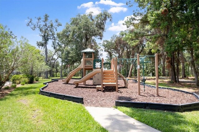 340 Oak Grove Island Dr, Brunswick, GA 31523 - community play area with a yard