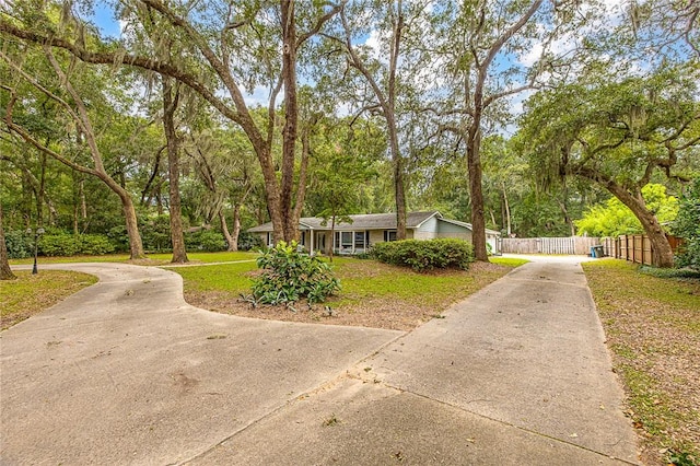 view of front of property with a front yard