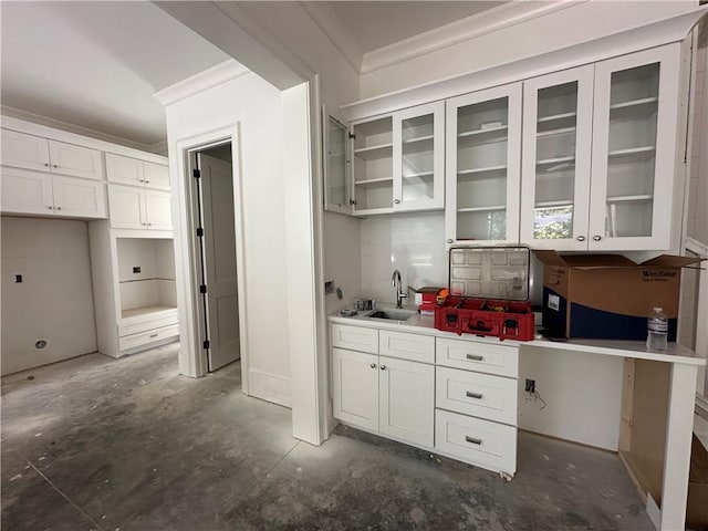 638 Dellwood Ave, Saint Simons Island, GA 31522 - bar with ornamental molding and concrete floors