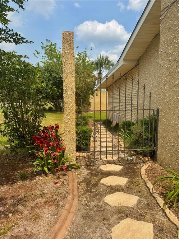 123 Blount St, Reidsville, GA 30453 - view of yard