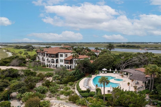 bird's eye view with a water view