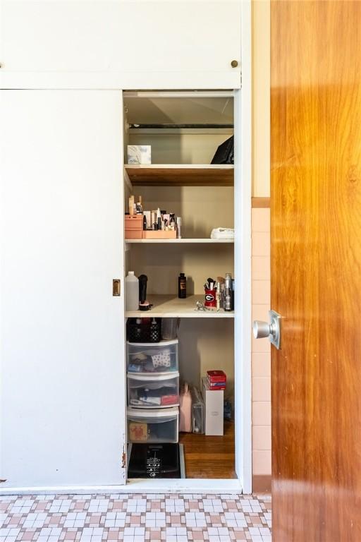177 Pinewood St, Folkston, GA 31537 - view of pantry