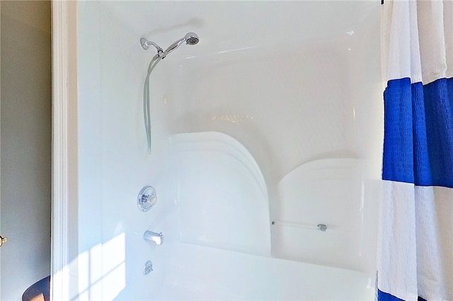 bathroom featuring shower / tub combination