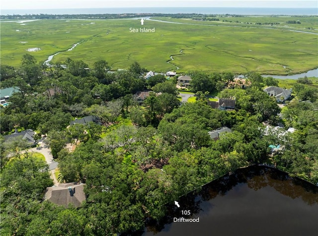 105 Driftwood Pl, Saint Simons Island, GA 31522 - aerial view of property and surrounding area featuring a nearby body of water