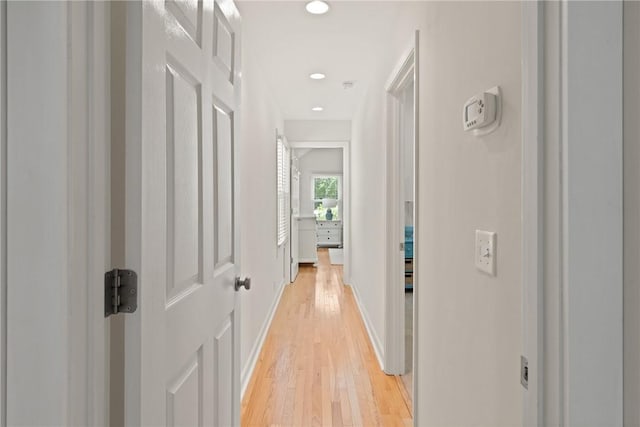 630 Sheraton Plz, Saint Simons Island, GA 31522 - hall featuring light wood-style floors and recessed lighting