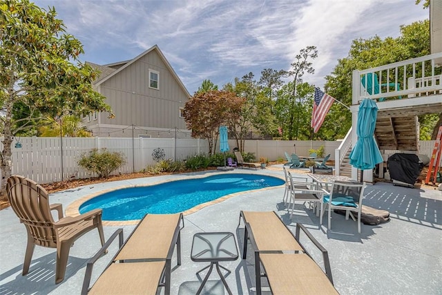 200 Colgana Way, Saint Simons Island, GA 31522 - view of pool featuring a fenced backyard, a patio, and grilling area