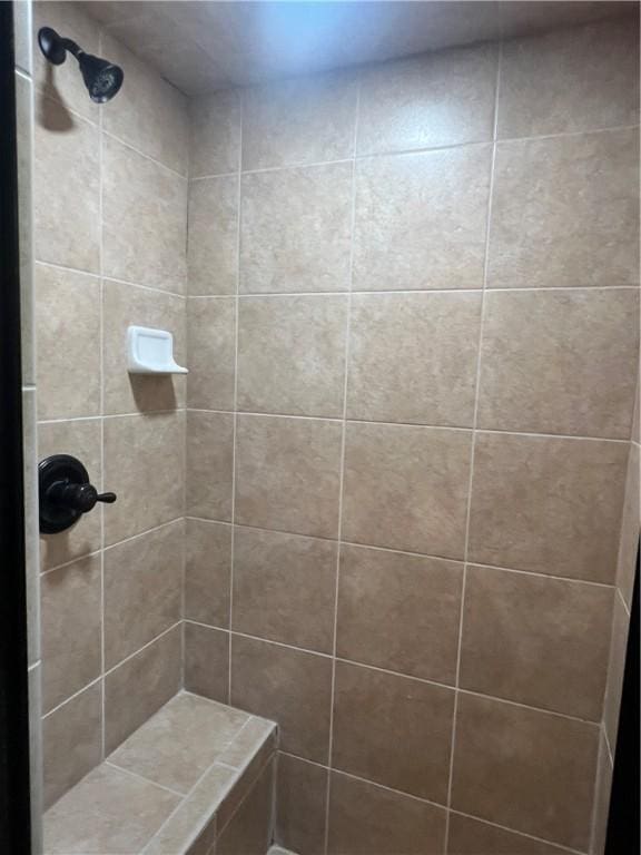 134 Hillery Trce, Brunswick, GA 31523 - full bathroom with a tile shower