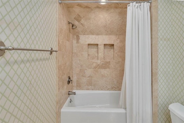117 Hawkins Island Cir, Saint Simons Island, GA 31522 - full bathroom with shower / bath combination with curtain, toilet, and wallpapered walls
