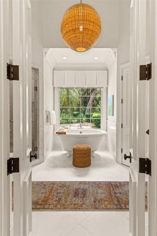 bathroom featuring a bathing tub