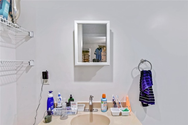 bathroom featuring sink