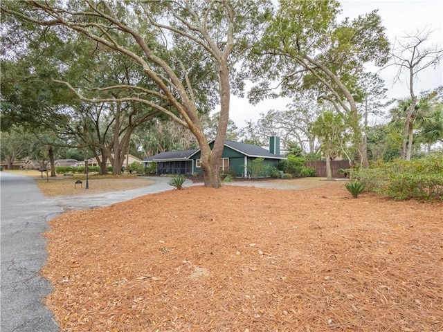 view of yard with a carport