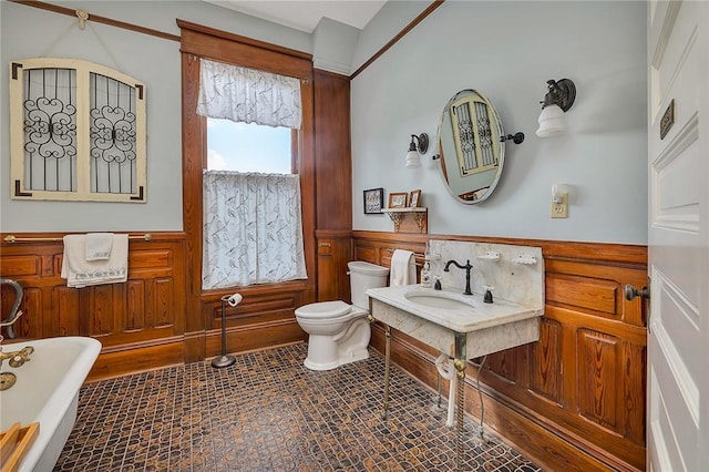 1000 Union St, Brunswick, GA 31520 - bathroom with a freestanding tub and wainscoting