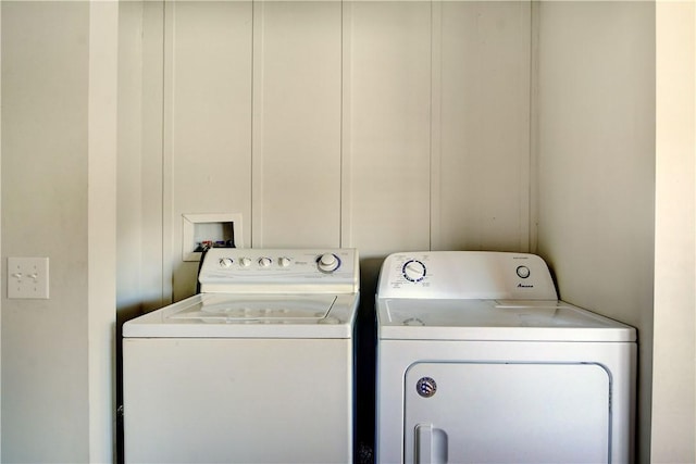 828 Lee St, Brunswick, GA 31520 - laundry area featuring washer and dryer
