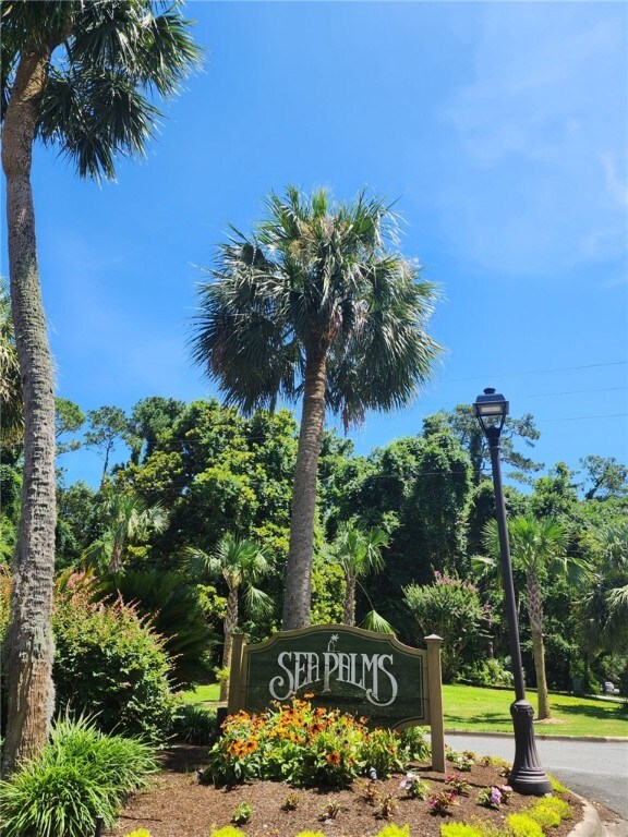412 Palm Dr, Saint Simons Island, GA 31522 - view of yard featuring a patio area