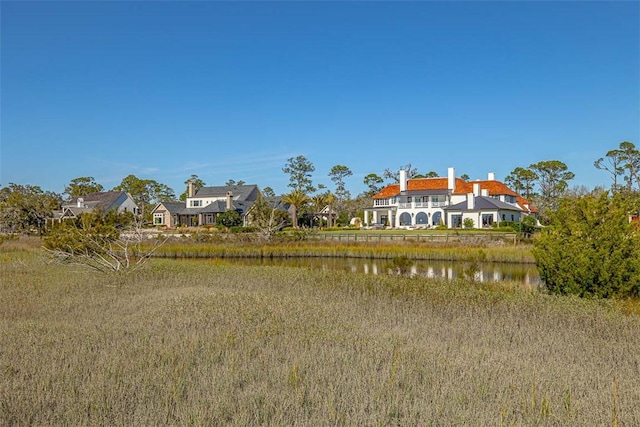 view of yard featuring a water view