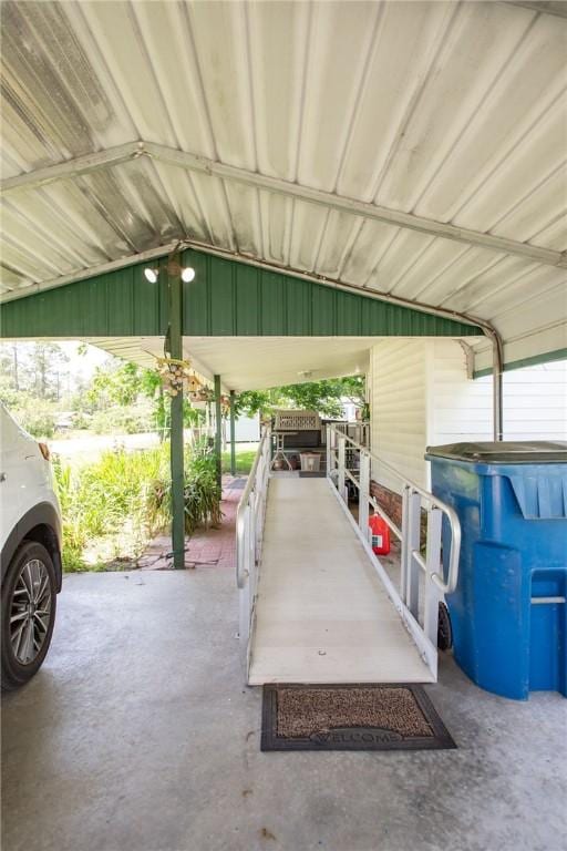 2896 S Lakeview Dr, Waycross, GA 31503 - view of garage
