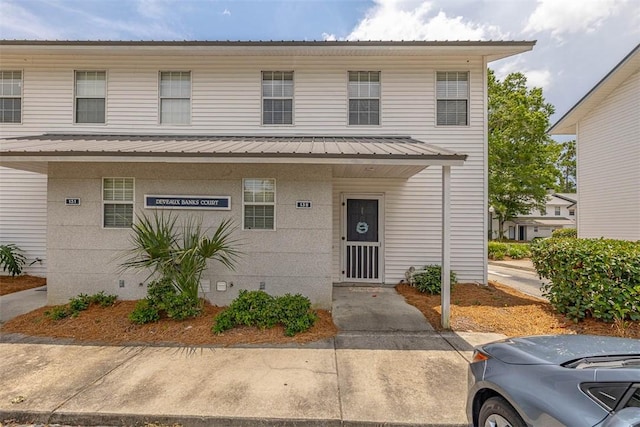 132 S Island Square Dr, Saint Simons Island, GA 31522 - townhome / multi-family property with crawl space