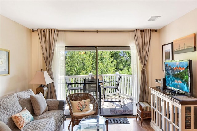 1524 Wood Ave Unit 314, Saint Simons Island, GA 31522 - living area with wood finished floors