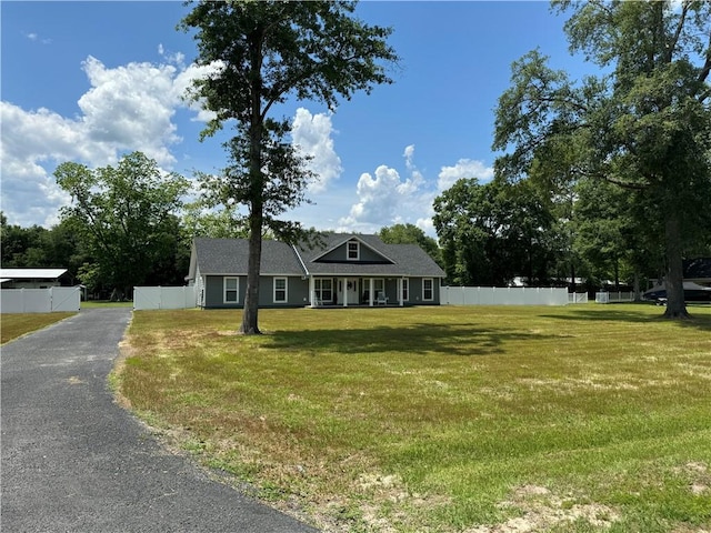 view of front of property