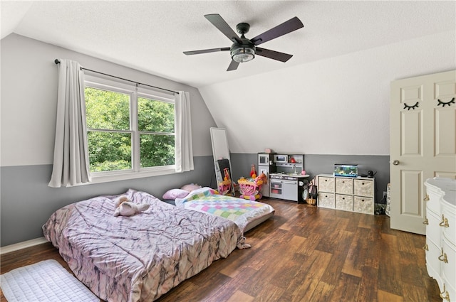 4936 US Highway 17 N, Brunswick, GA 31525 - bedroom with vaulted ceiling, wood finished floors, and a ceiling fan